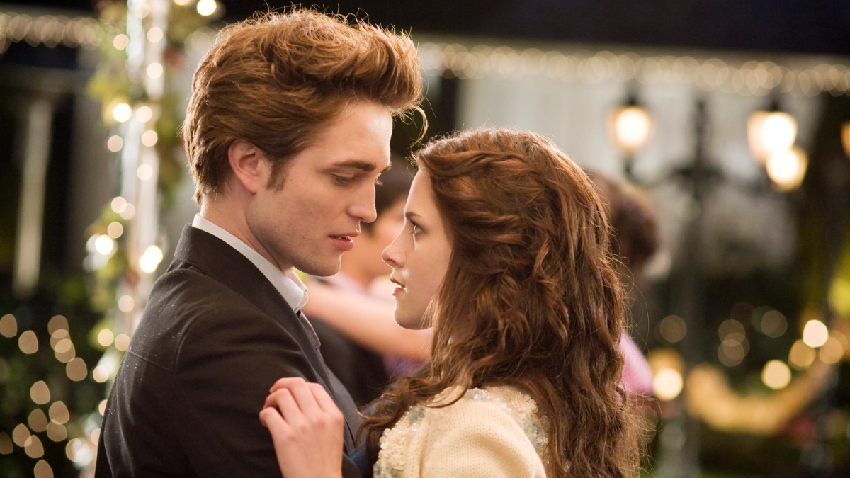 Is Bella and Edward's Romance a Fairy Tale or a Psychological Trap?