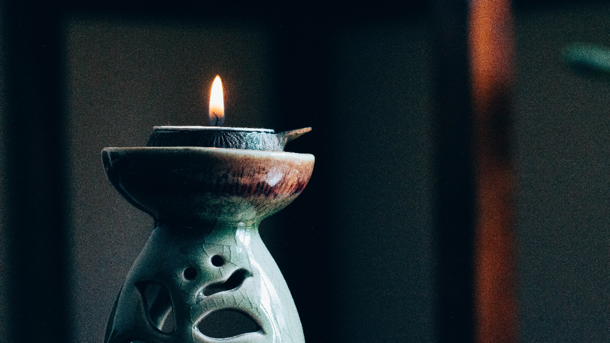 Professional Burnout in Psychologists: Early Signs, Causes, and Prevention