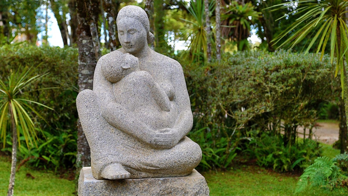 A Arte de Cuidar: Figurações Winnicottianas nas Esculturas de Felícia Leirner