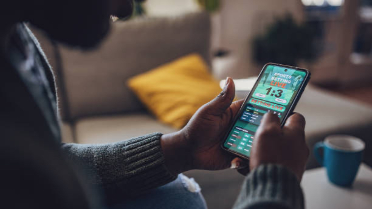 La apuesta por la palabra por Massimo Zampana