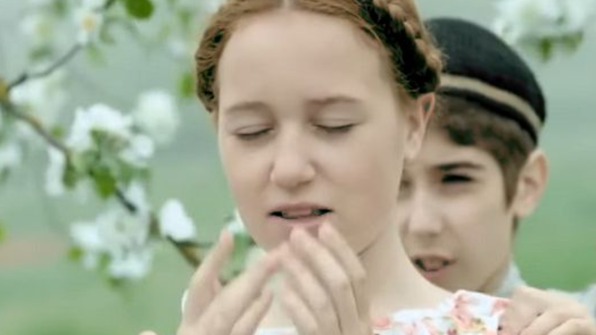 Чому чоловік забив на жінку?