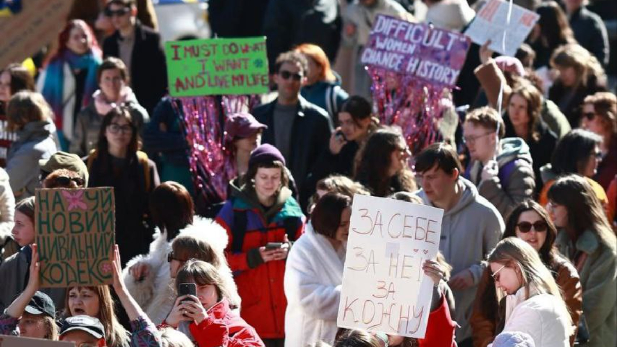 Чому мізогінія триває?