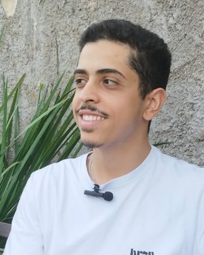 André