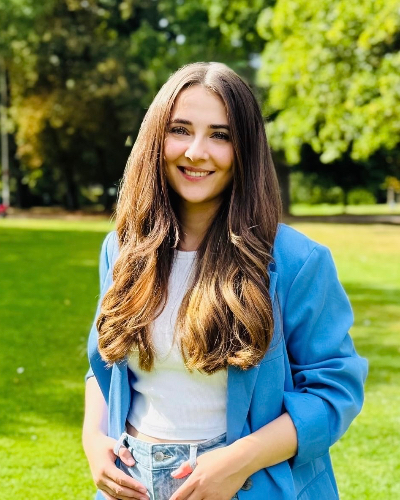 Simone